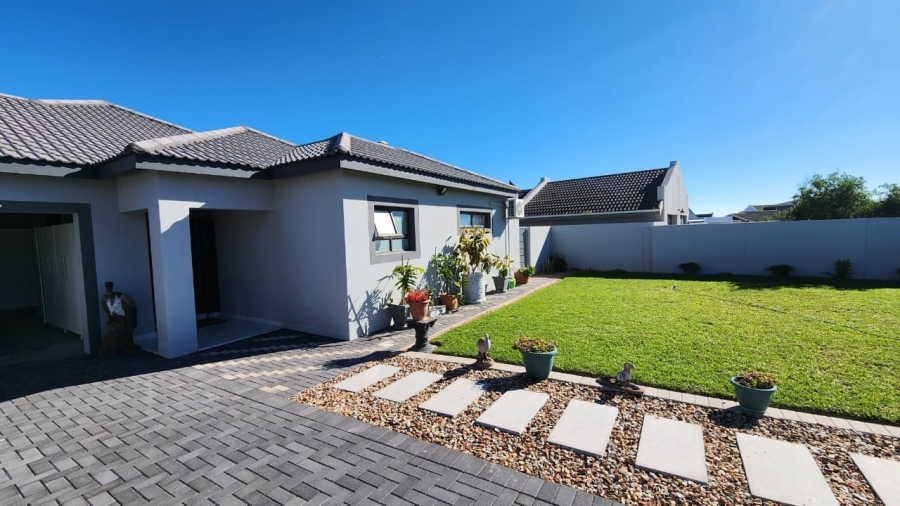4 Bedroom Property for Sale in Country Club Western Cape